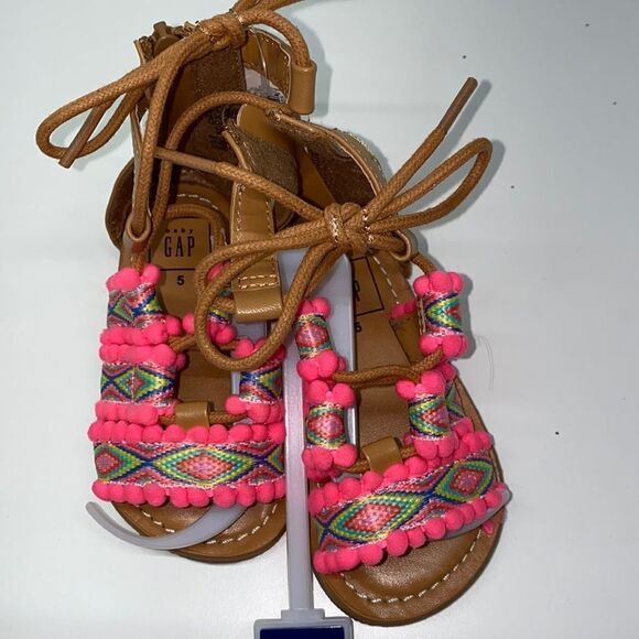 🔥NEW Gap  SHOES  girls  KIDS baby sandals Sz 5  (200) - Picture 2 of 5